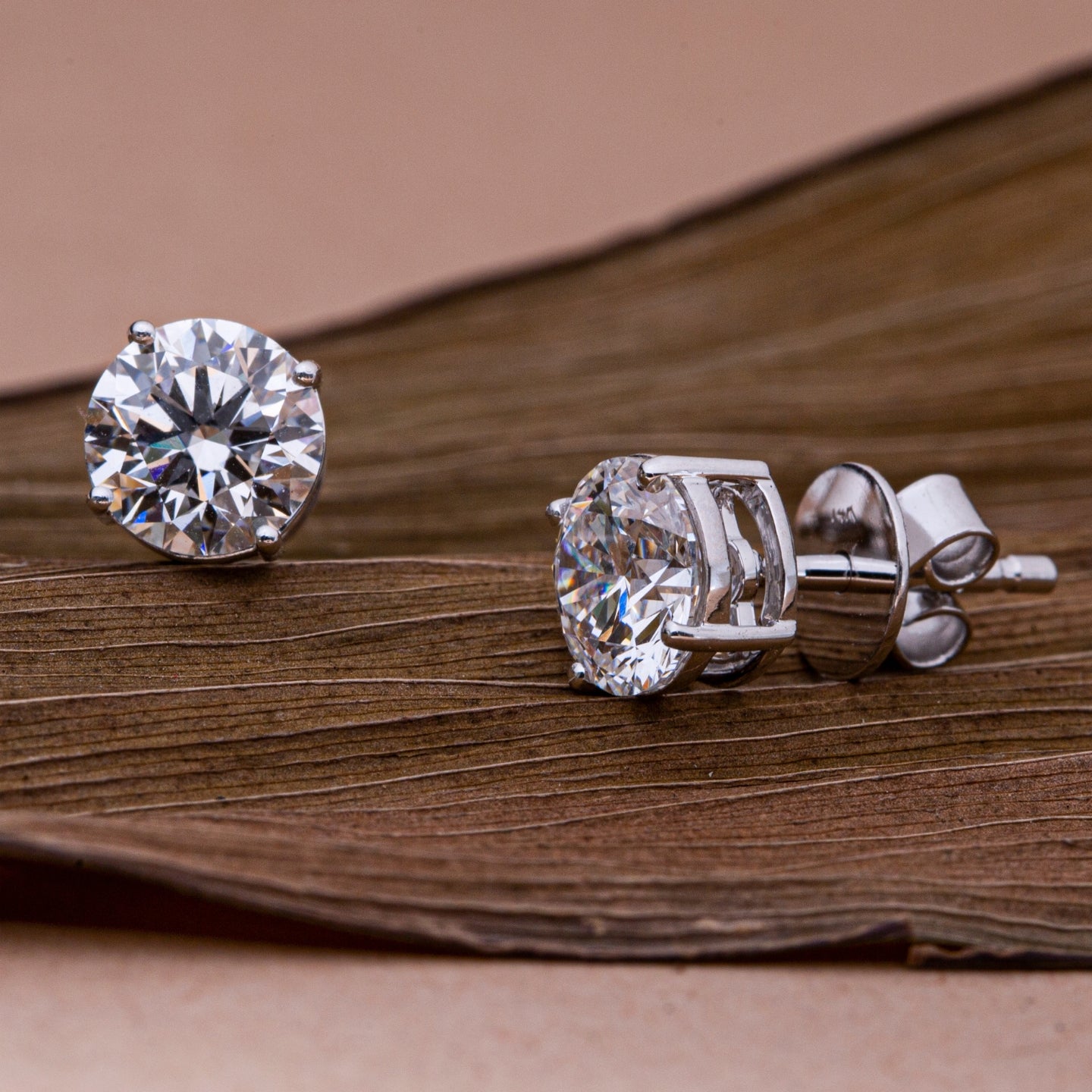 Round Cut Diamond Earrings.