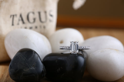 Emerald-Cut Diamond Engagement Ring / D VVS2 / IGI certified / Lab Grown Diamond Ring / Eternity Timeless Ring / Anniversary, Proposal Ring