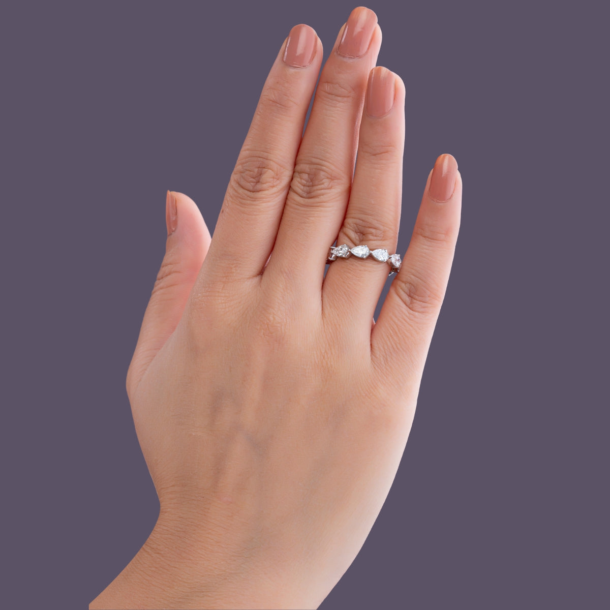Éternelle Pear Diamond Band.