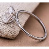 Aesthetic Emerald Cut Diaomnd Ring.