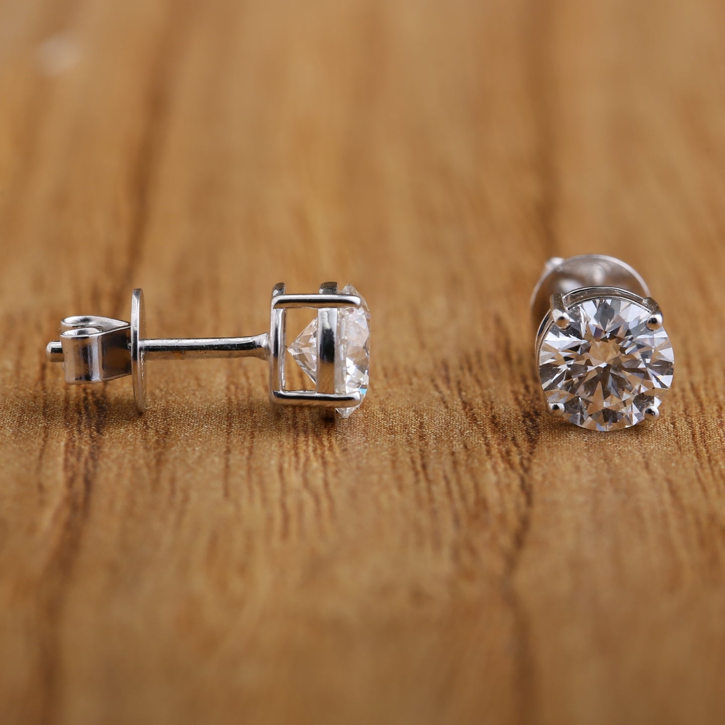 Round Cut Diamond Earrings.