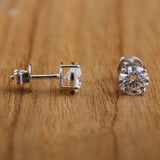 Round Cut Diamond Earrings.
