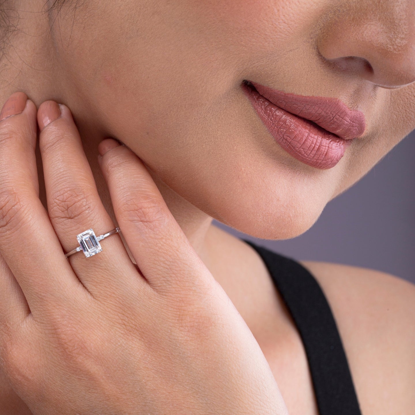 Aesthetic Emerald Cut Diaomnd Ring.