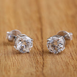 Round Cut Diamond Earrings.